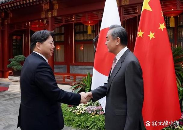 新澳2025今晚开奖结果和中方少将回应某人与少将中国